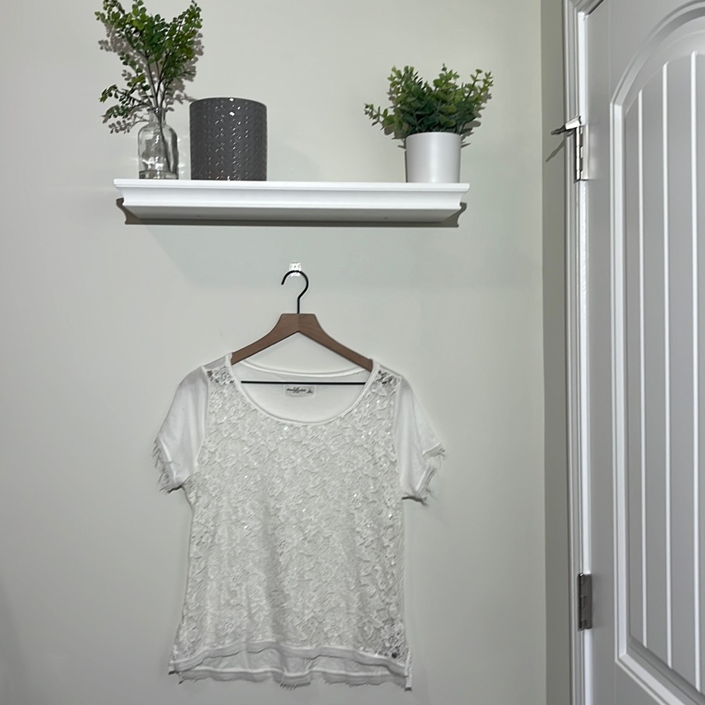 4 for 25🌻Abercombie and Fitch white patterned top